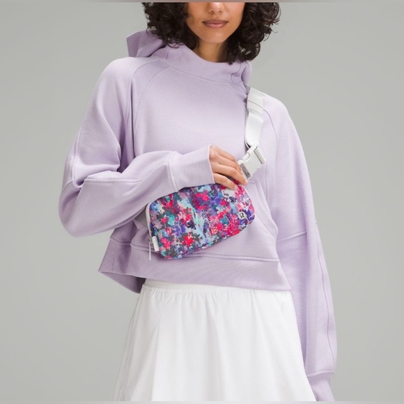 lululemon athletica Handbags - ✨NEW✨ Lululemon Flower Glide Multi Everywhere Belt Bag 1L Travel Crossbody Gym